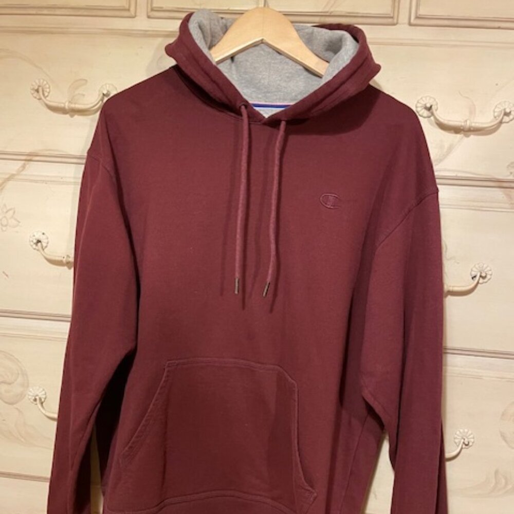 Champion Men's Lined Hoodie in Burgundy- size large